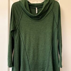 Cowl-neck Mossy Green Michael Farrell Sweater, Size Small